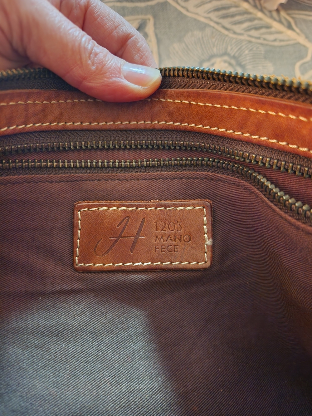 1203 Mano Fece Brown Leather Crossbody Bag - Picture 6 of 7